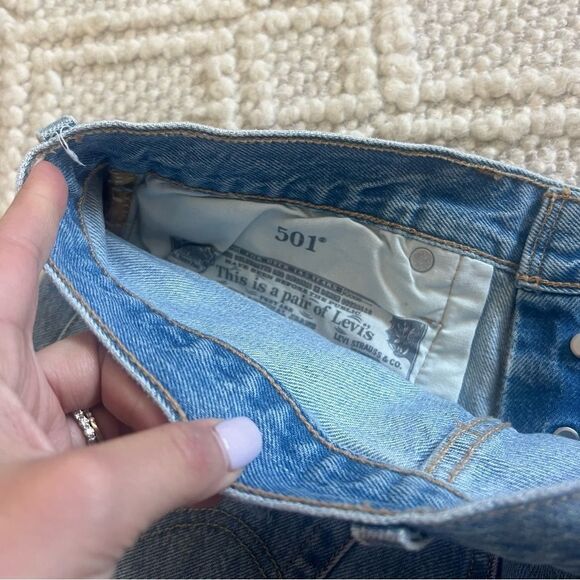 Levi’s 501 Distressed Blue Denim Shorts - Picture 4 of 6